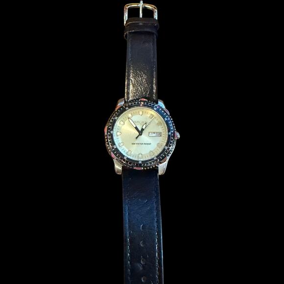 Gruen Automatic Day Date Men\'s Diver Style Watch Black Leather Band 30M Water main image 4